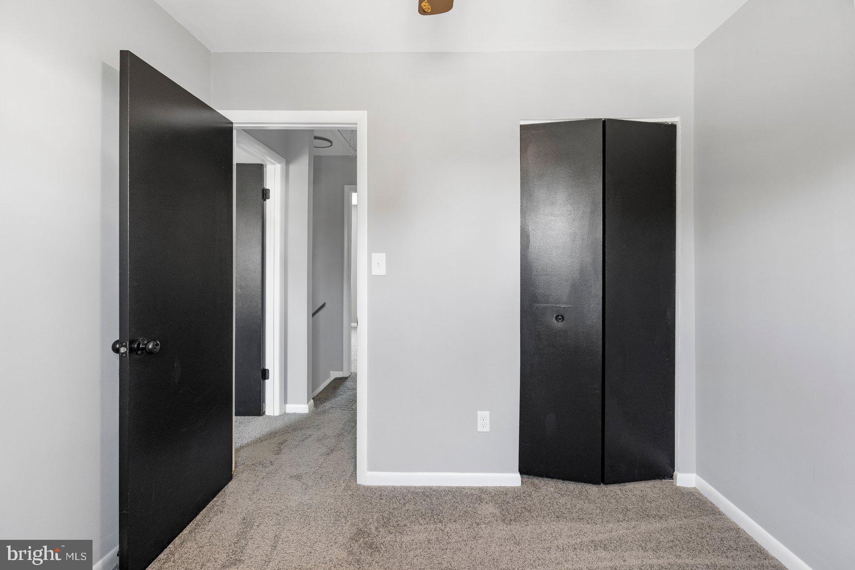 BRENTWOOD SQUARE - Residential