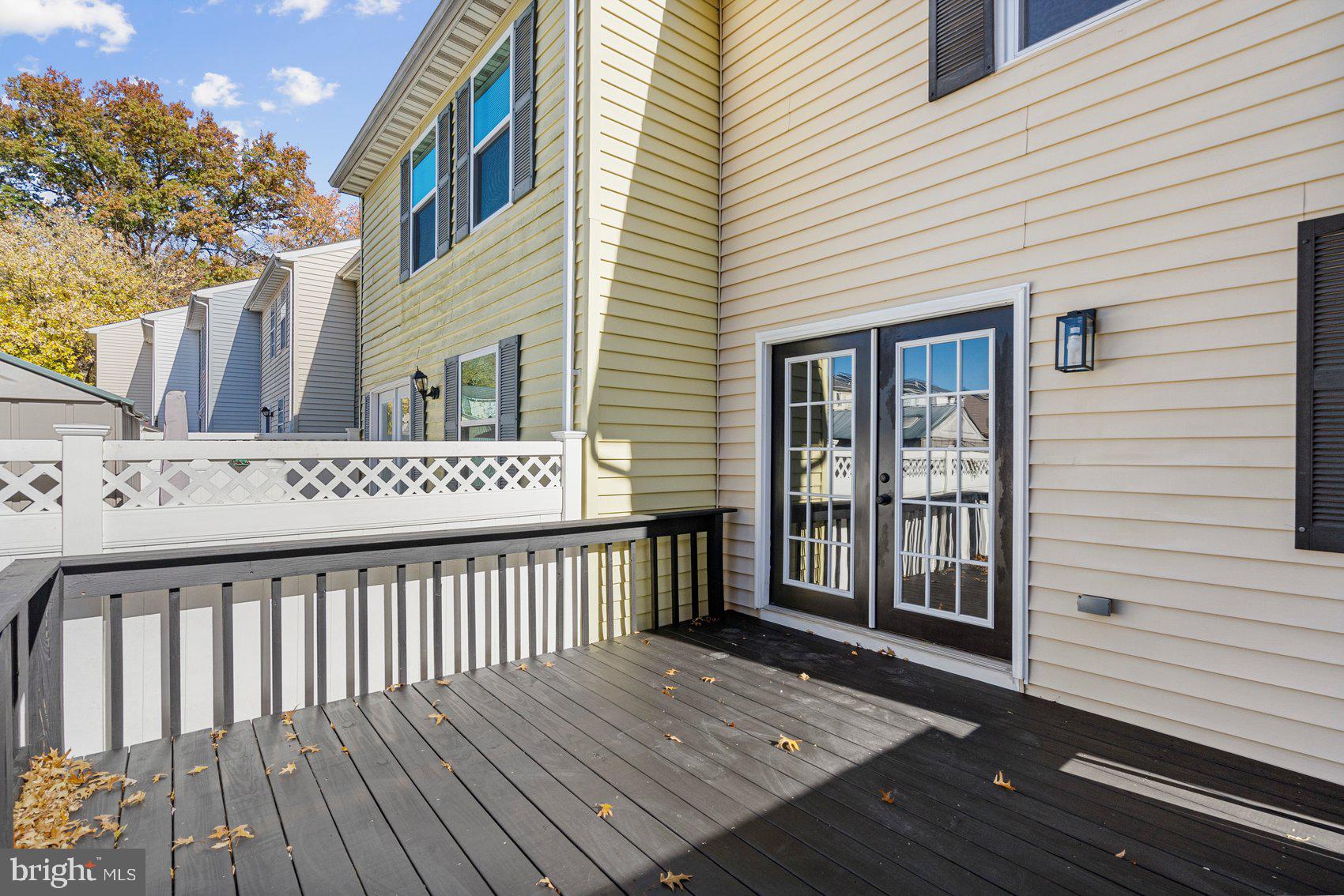 BRENTWOOD SQUARE - Residential