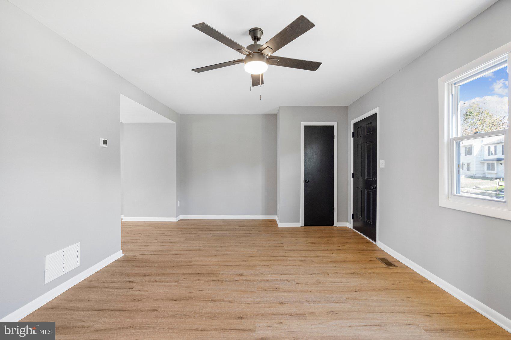 BRENTWOOD SQUARE - Residential