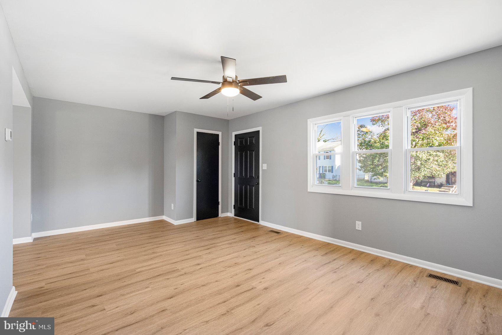 BRENTWOOD SQUARE - Residential