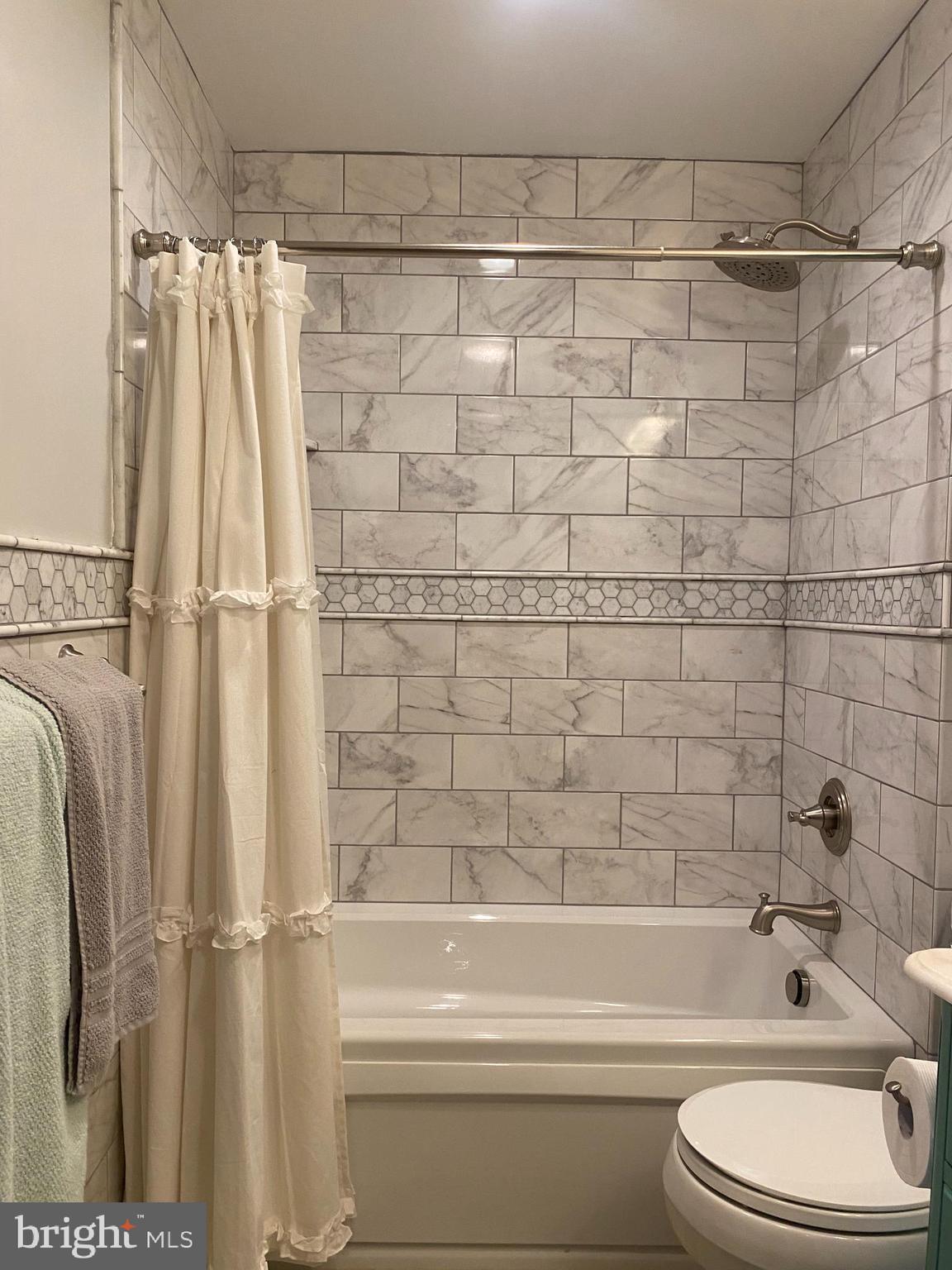 DEERFIELD - Residential Lease