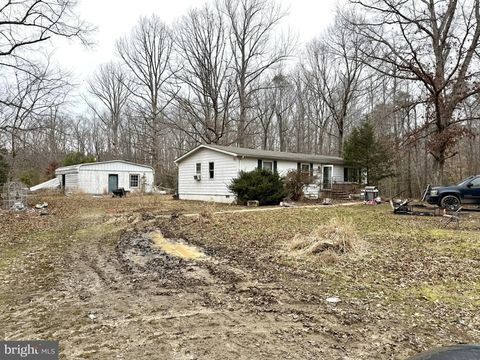 6500 MACEDONIA ROAD WOODFORD VA 22580