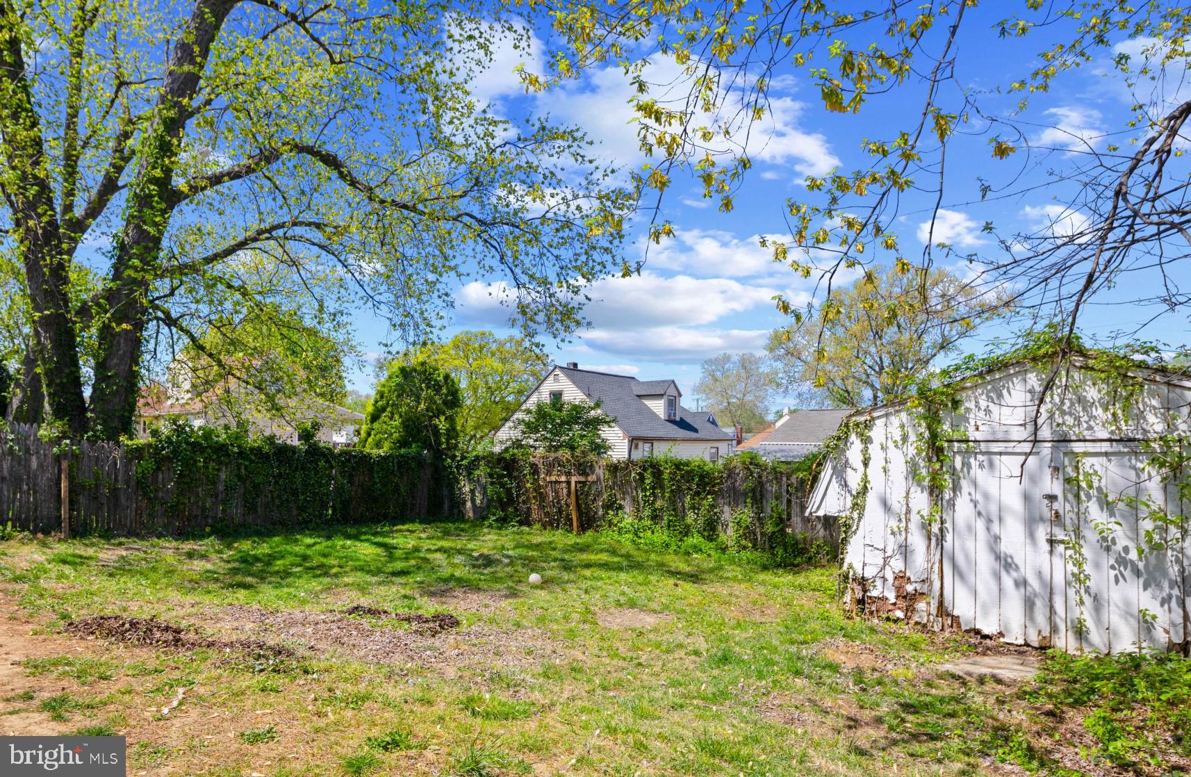 ARUNDEL GARDENS - Residential