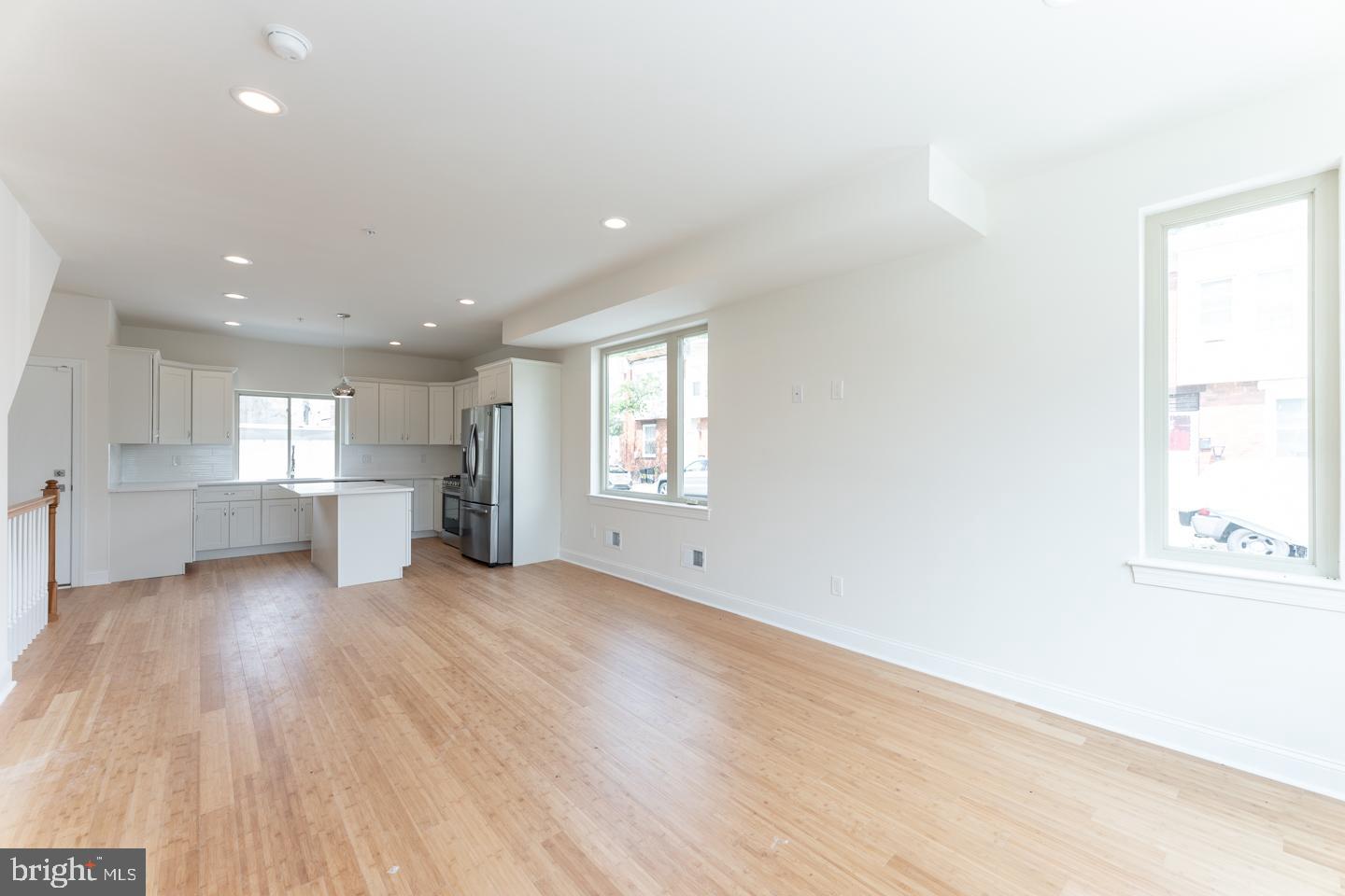 PORT RICHMOND - Residential Lease