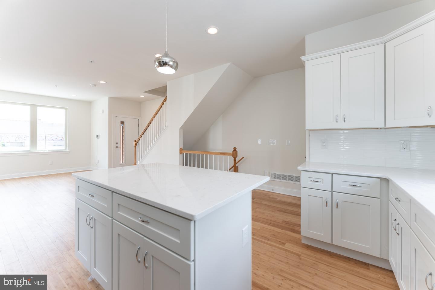 PORT RICHMOND - Residential Lease