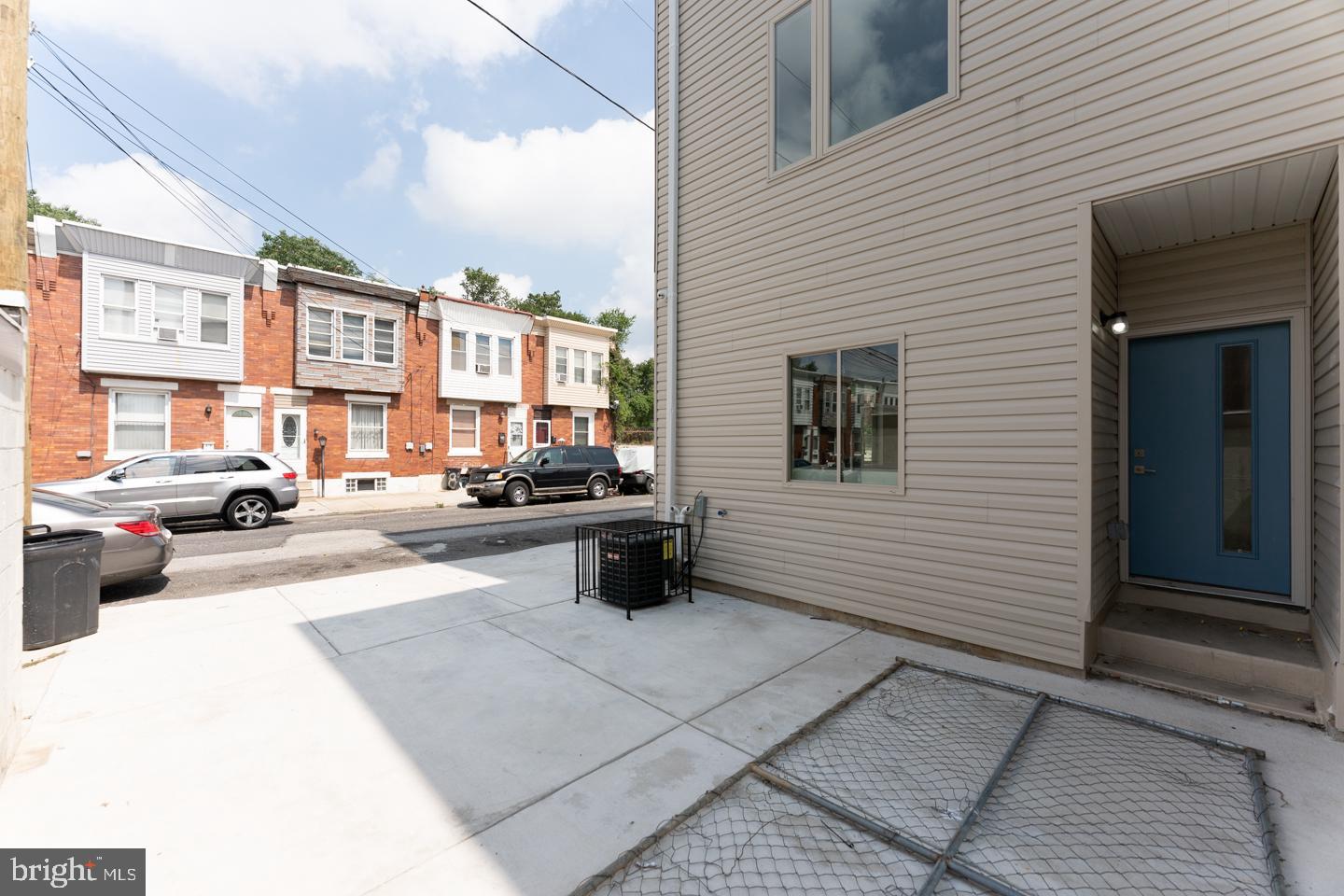 PORT RICHMOND - Residential Lease