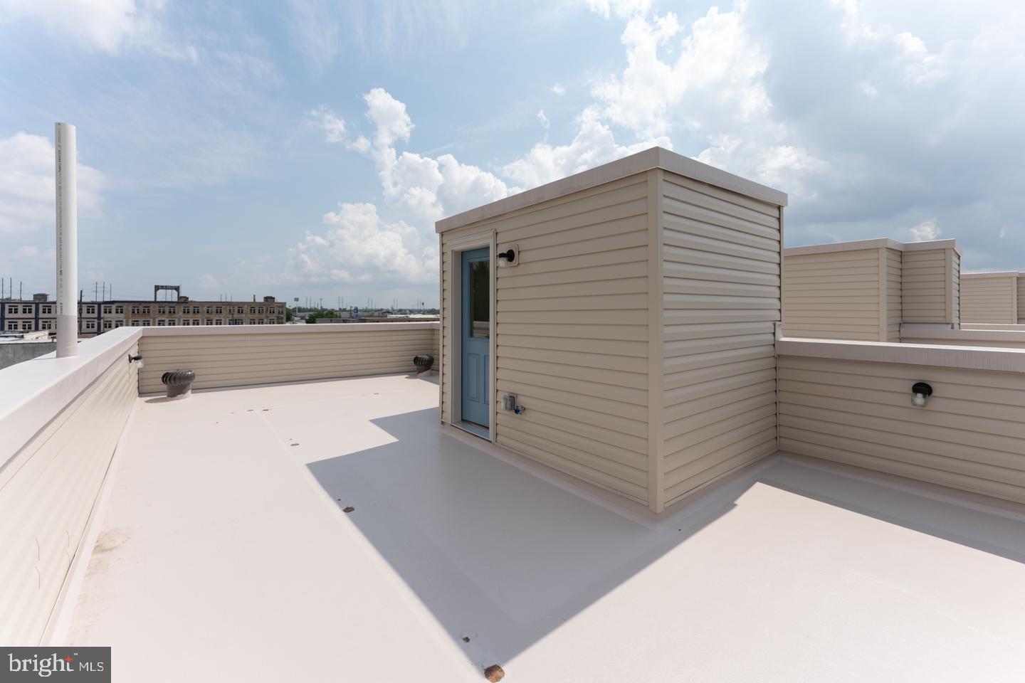 PORT RICHMOND - Residential Lease