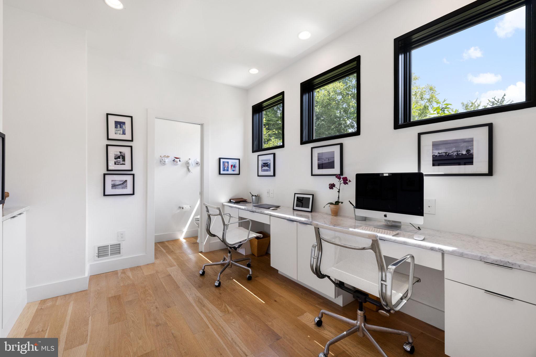 ASPEN HILL - Residential