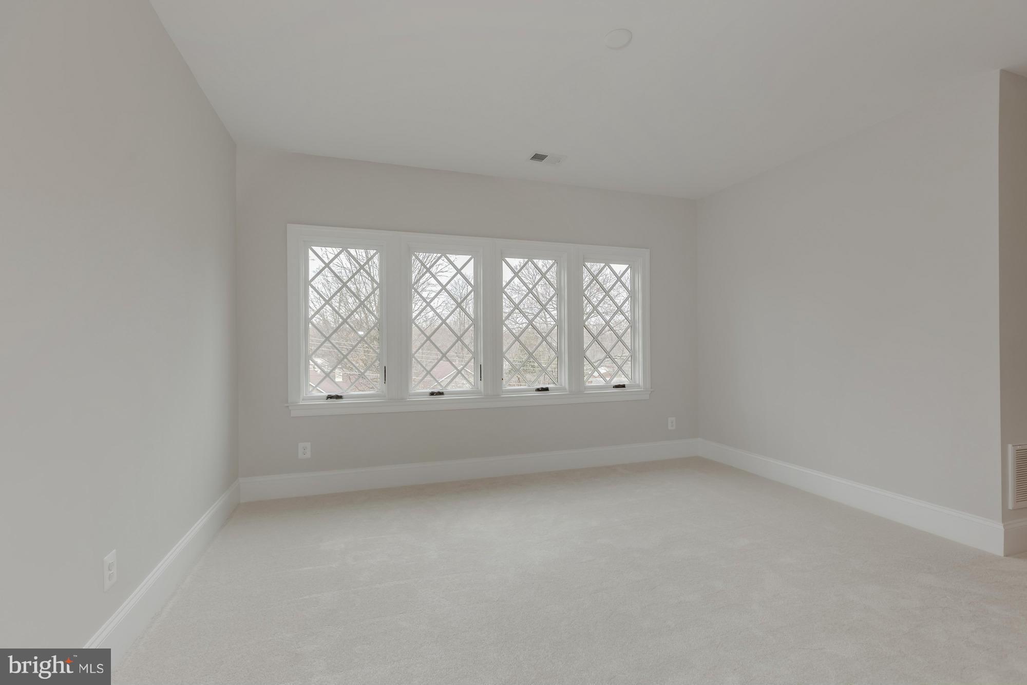 WEST LANGLEY - Residential