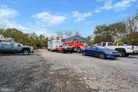 Photo of 901 Township Line Road, PHOENIXVILLE, PA 19460 (MLS # PACT2111056)