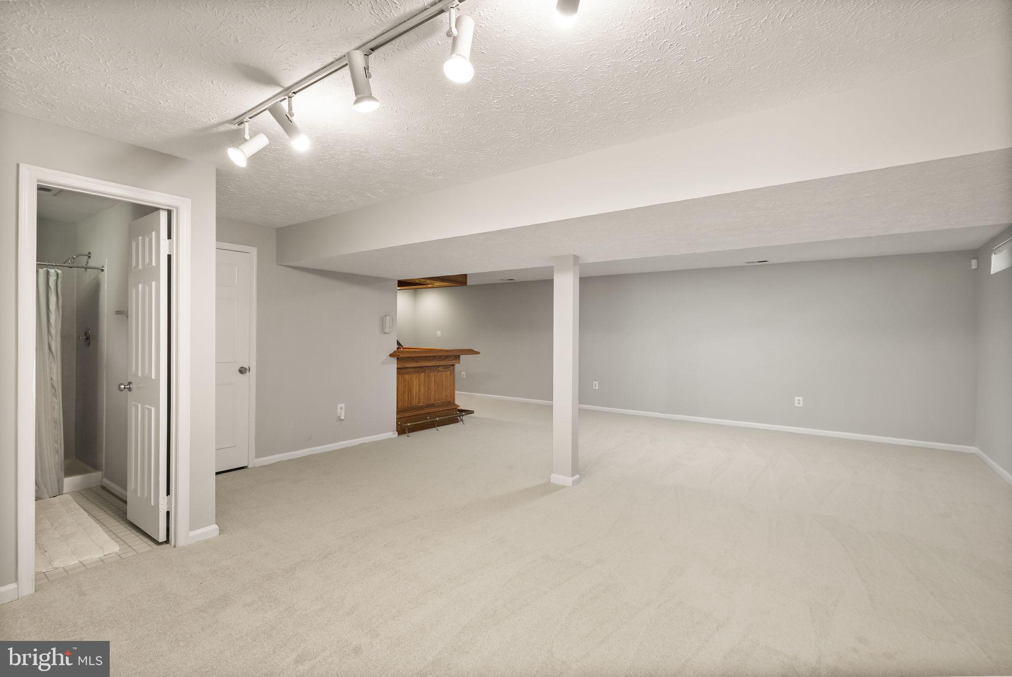 SHAKER WOODS - Residential