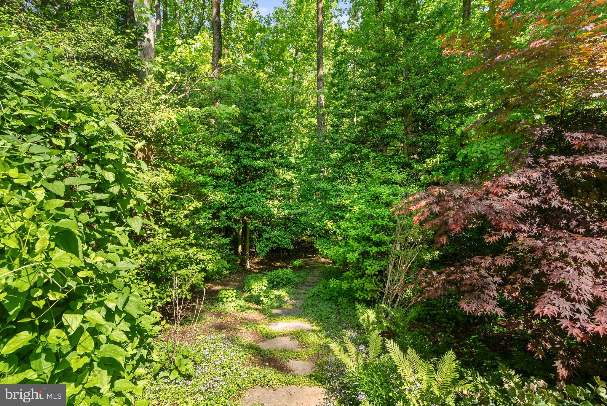SHAKER WOODS - Residential