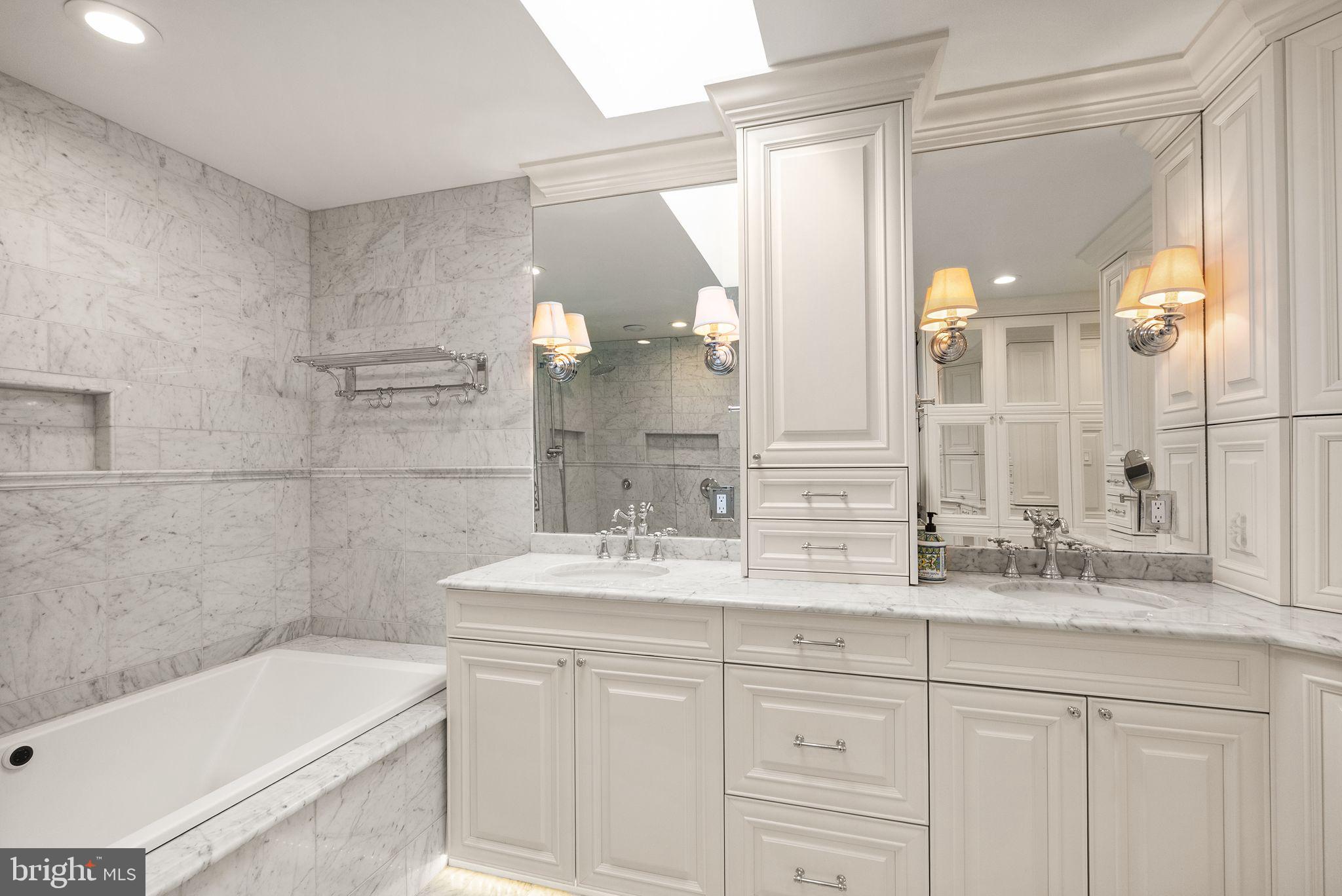 SHAKER WOODS - Residential