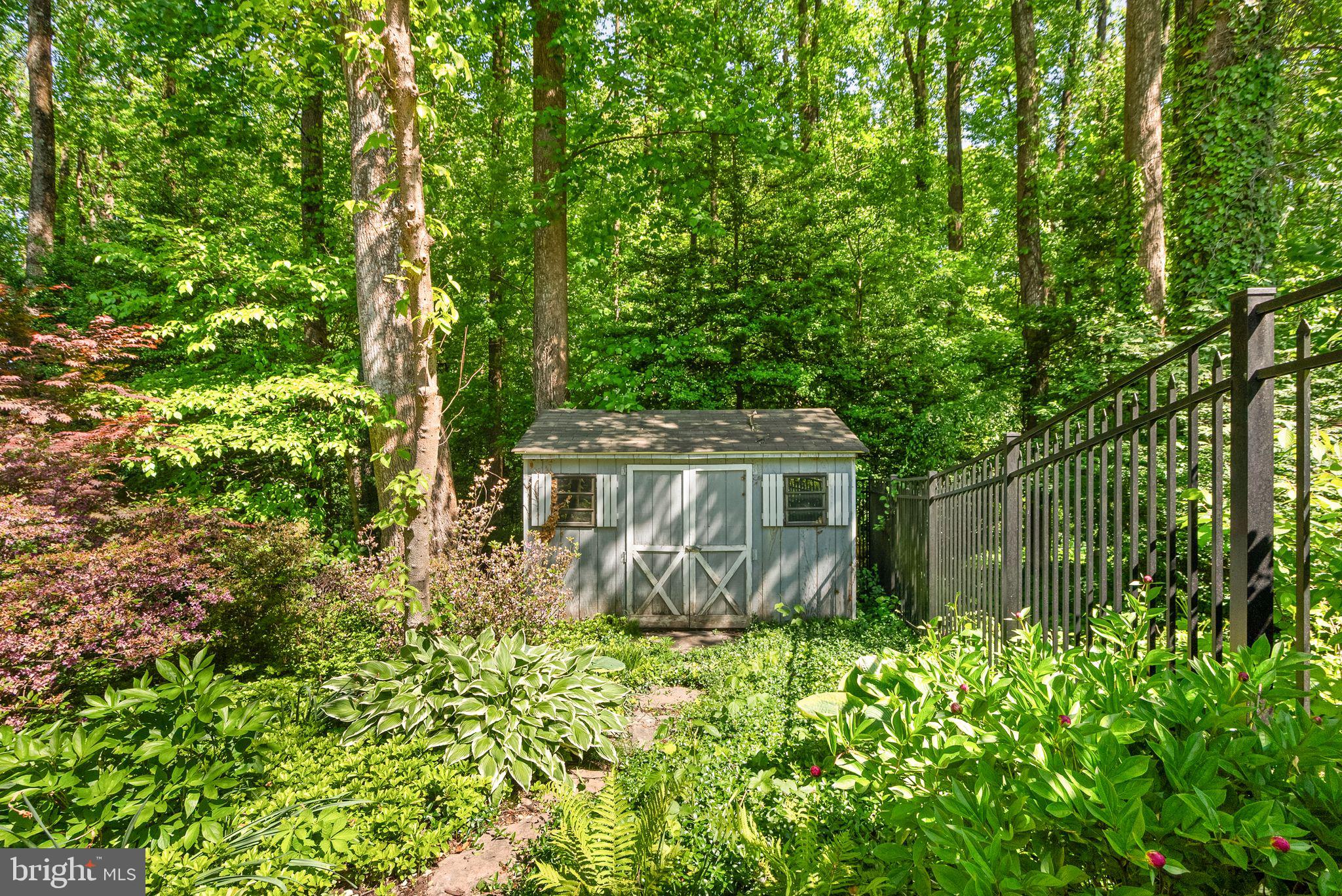 SHAKER WOODS - Residential