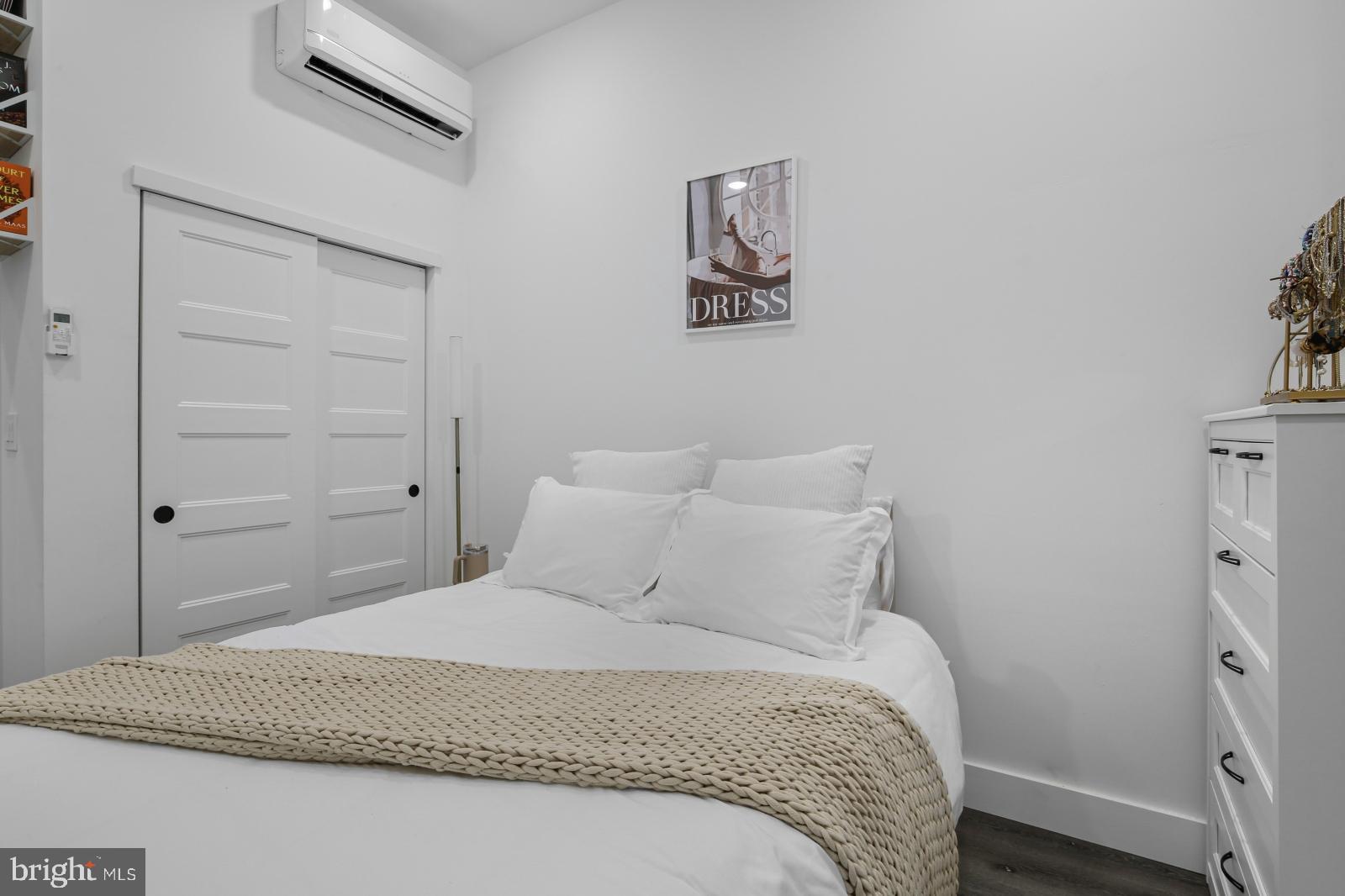 QUEEN VILLAGE - Residential Lease