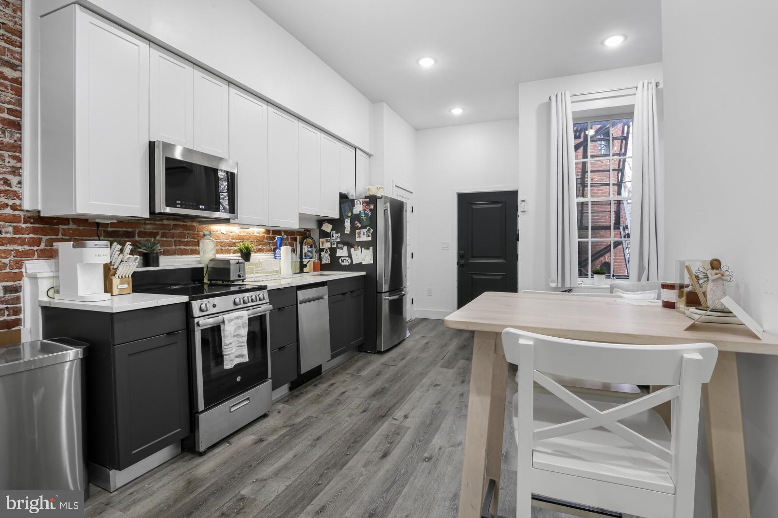QUEEN VILLAGE - Residential Lease
