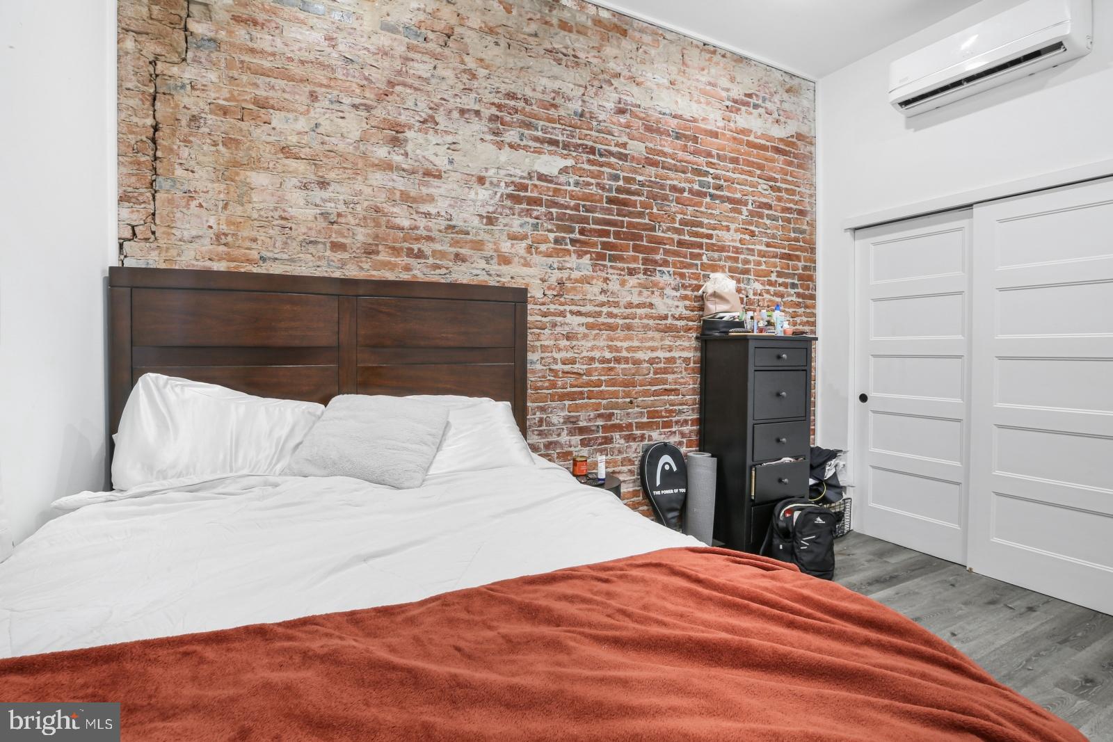 QUEEN VILLAGE - Residential Lease