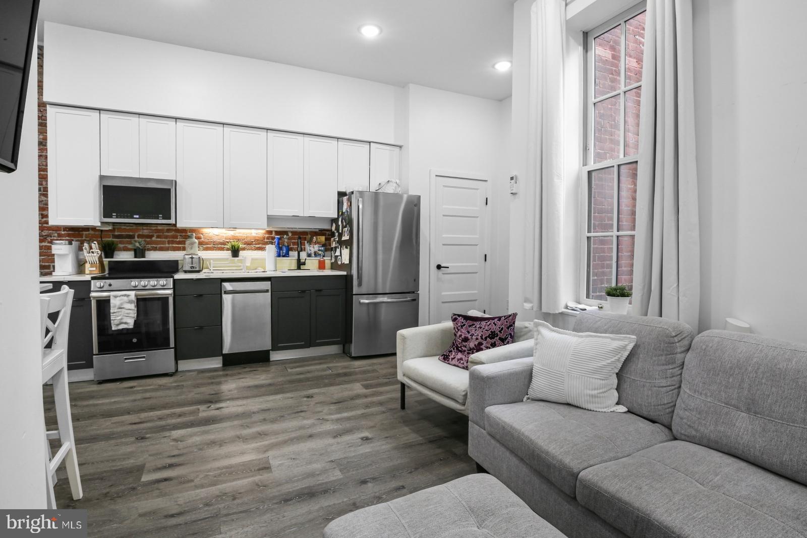 QUEEN VILLAGE - Residential Lease