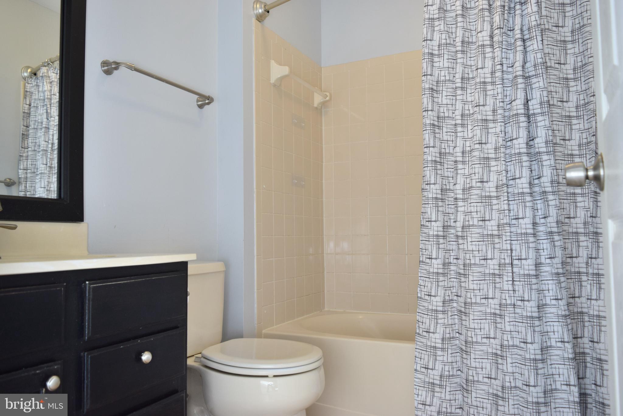 GABLES AT GUNSTON - Residential