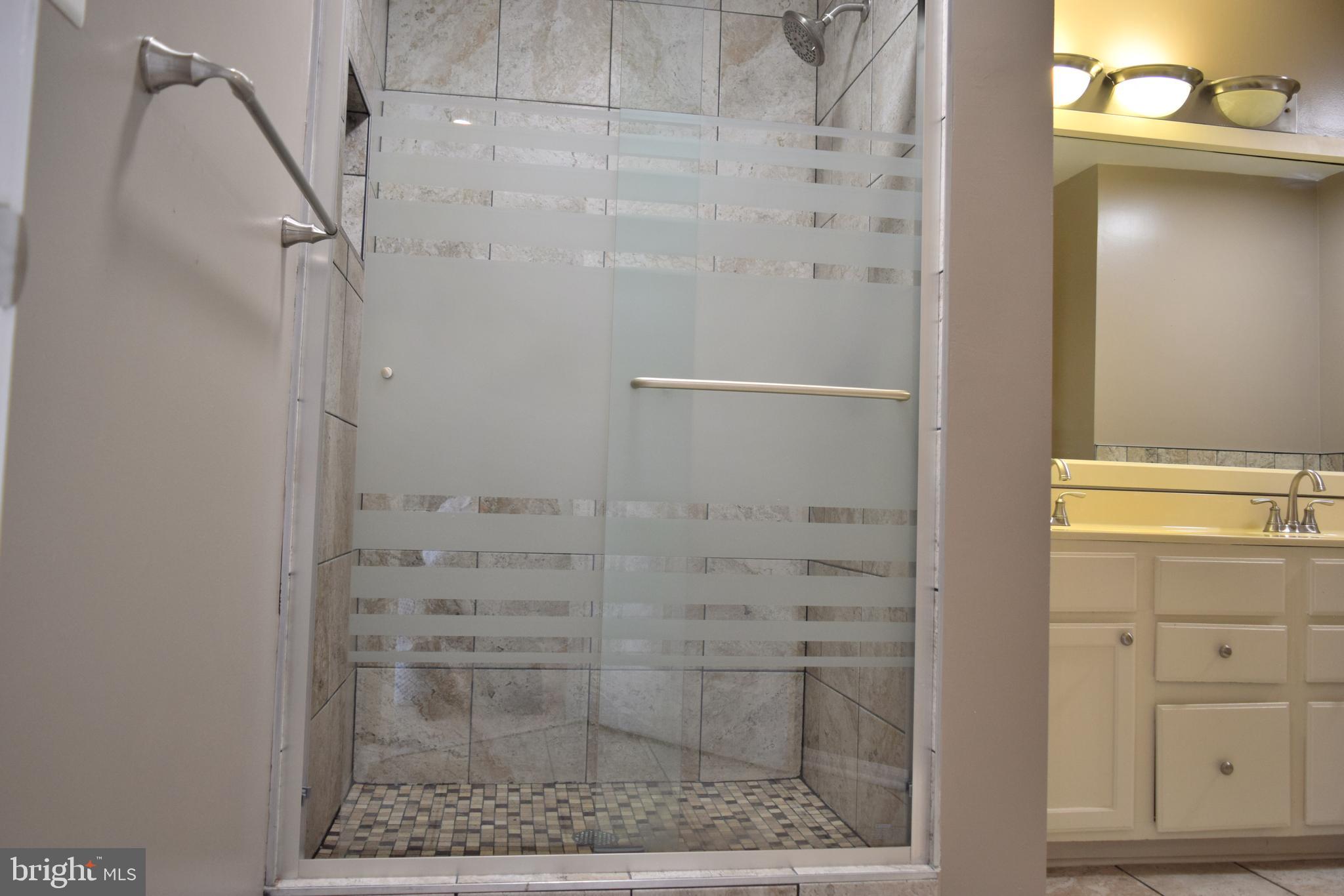 GABLES AT GUNSTON - Residential