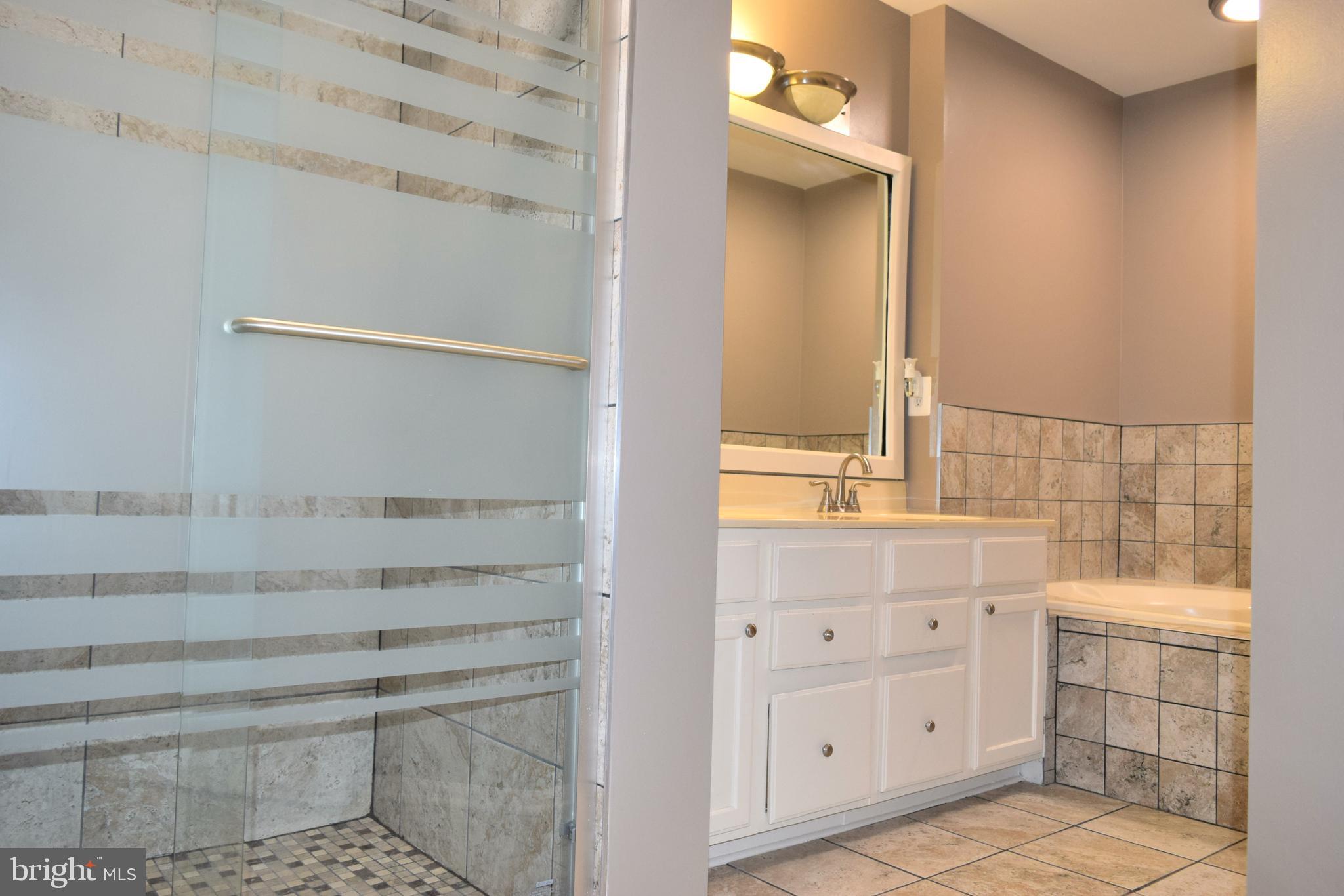 GABLES AT GUNSTON - Residential