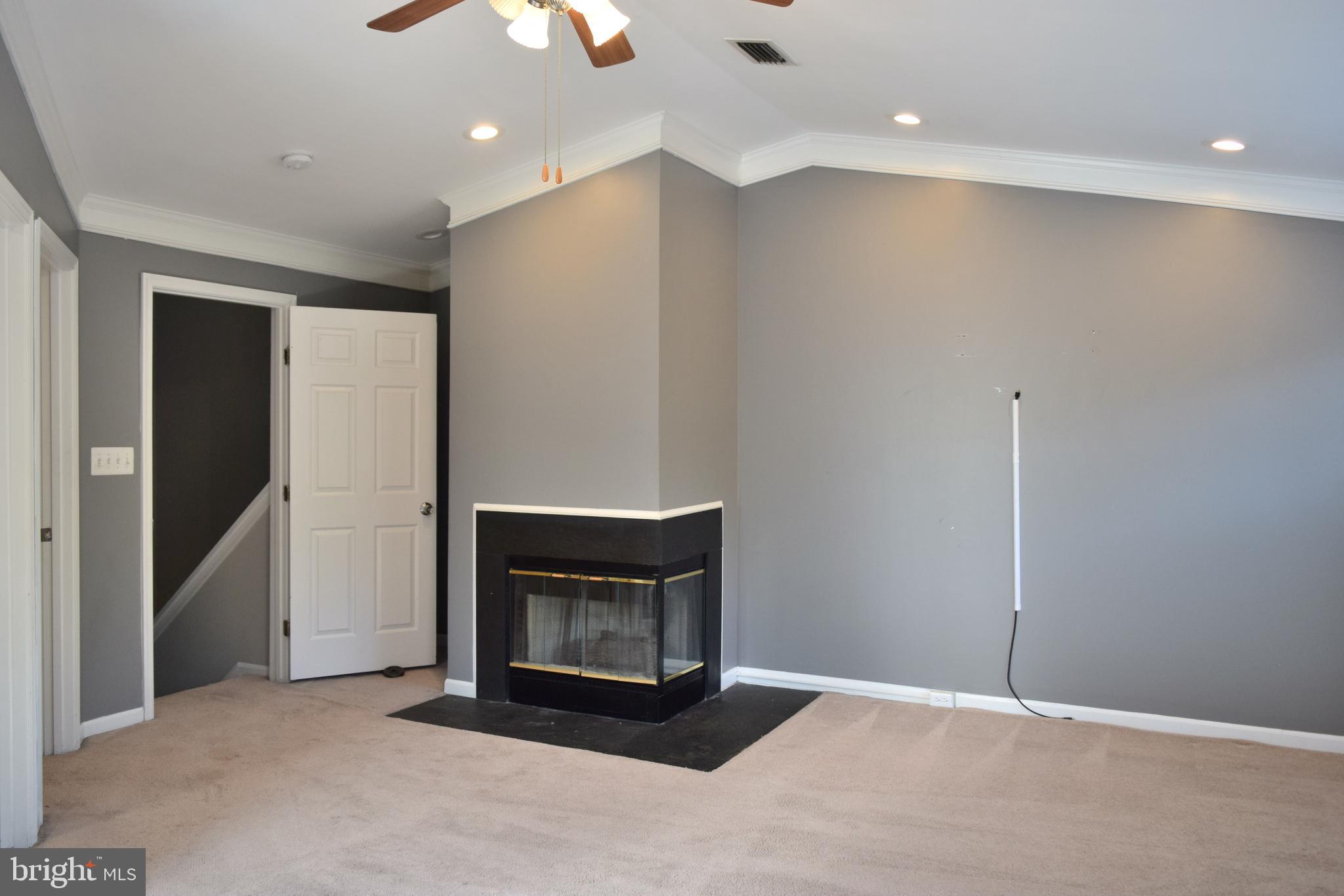 GABLES AT GUNSTON - Residential