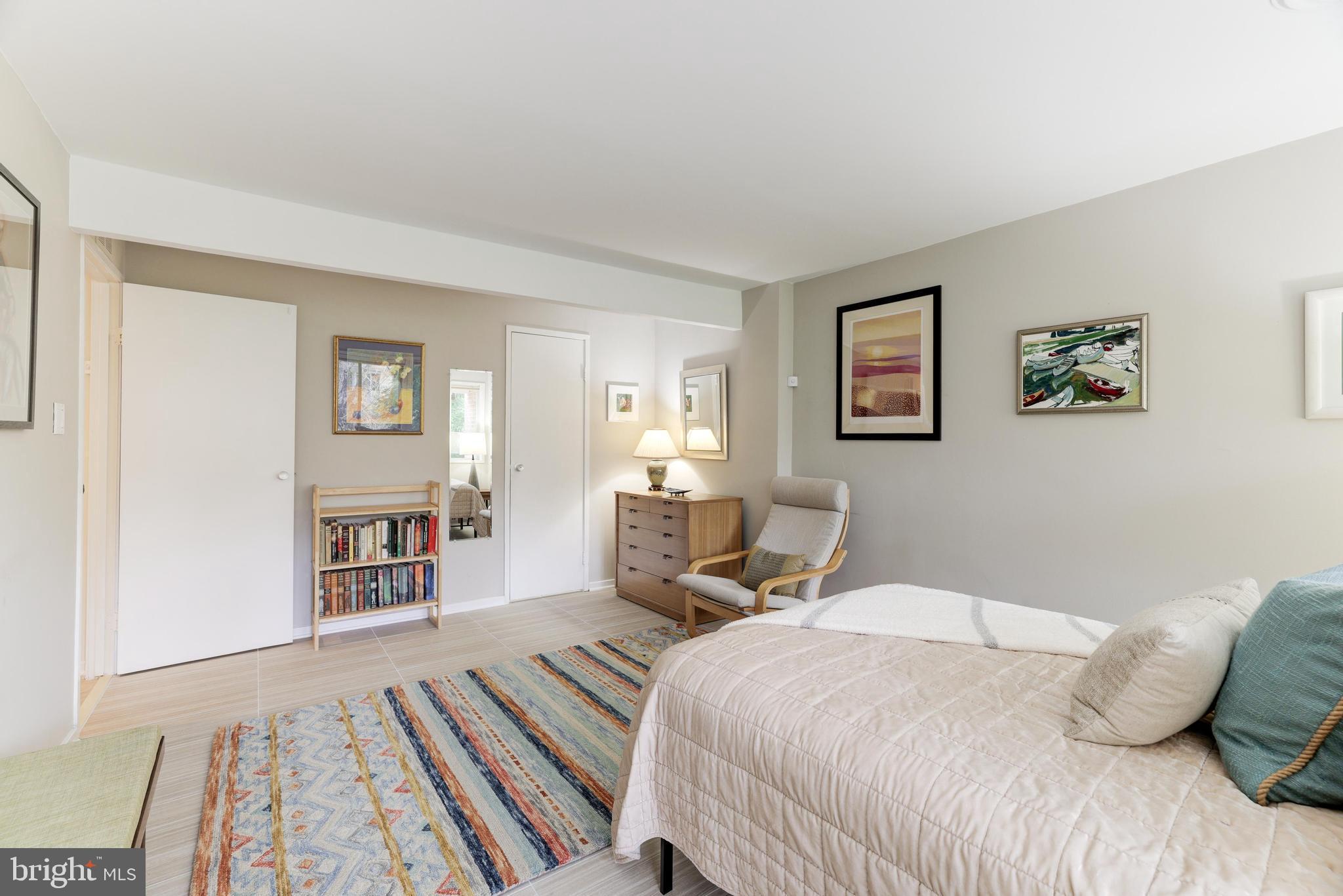 CARDEROCK SPRINGS - Residential