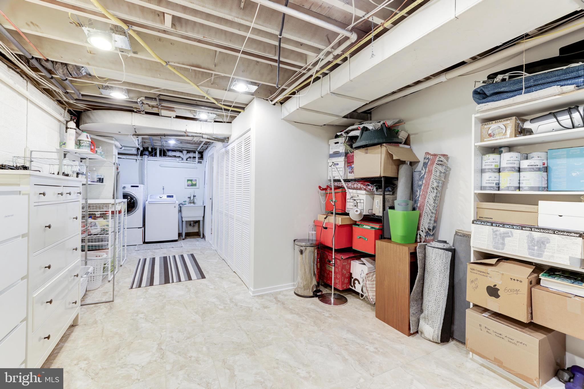 CARDEROCK SPRINGS - Residential