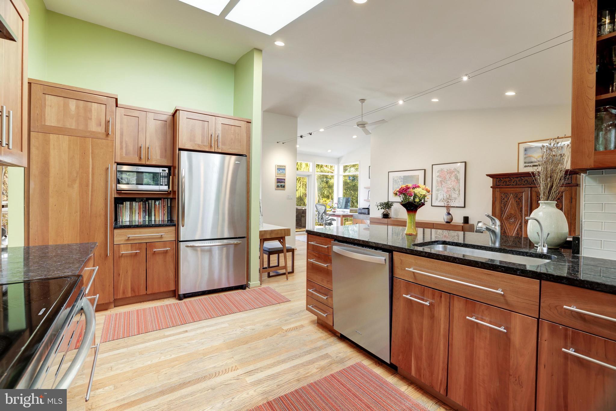 CARDEROCK SPRINGS - Residential