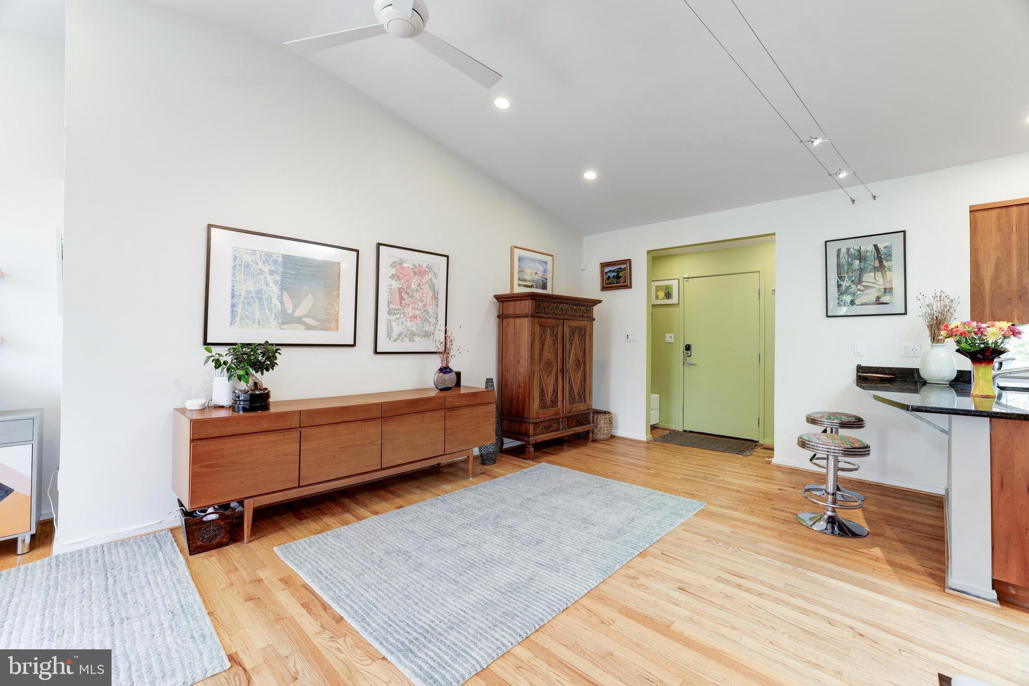 CARDEROCK SPRINGS - Residential