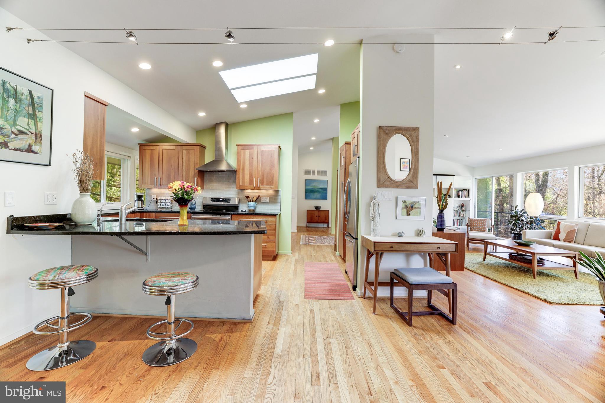 CARDEROCK SPRINGS - Residential