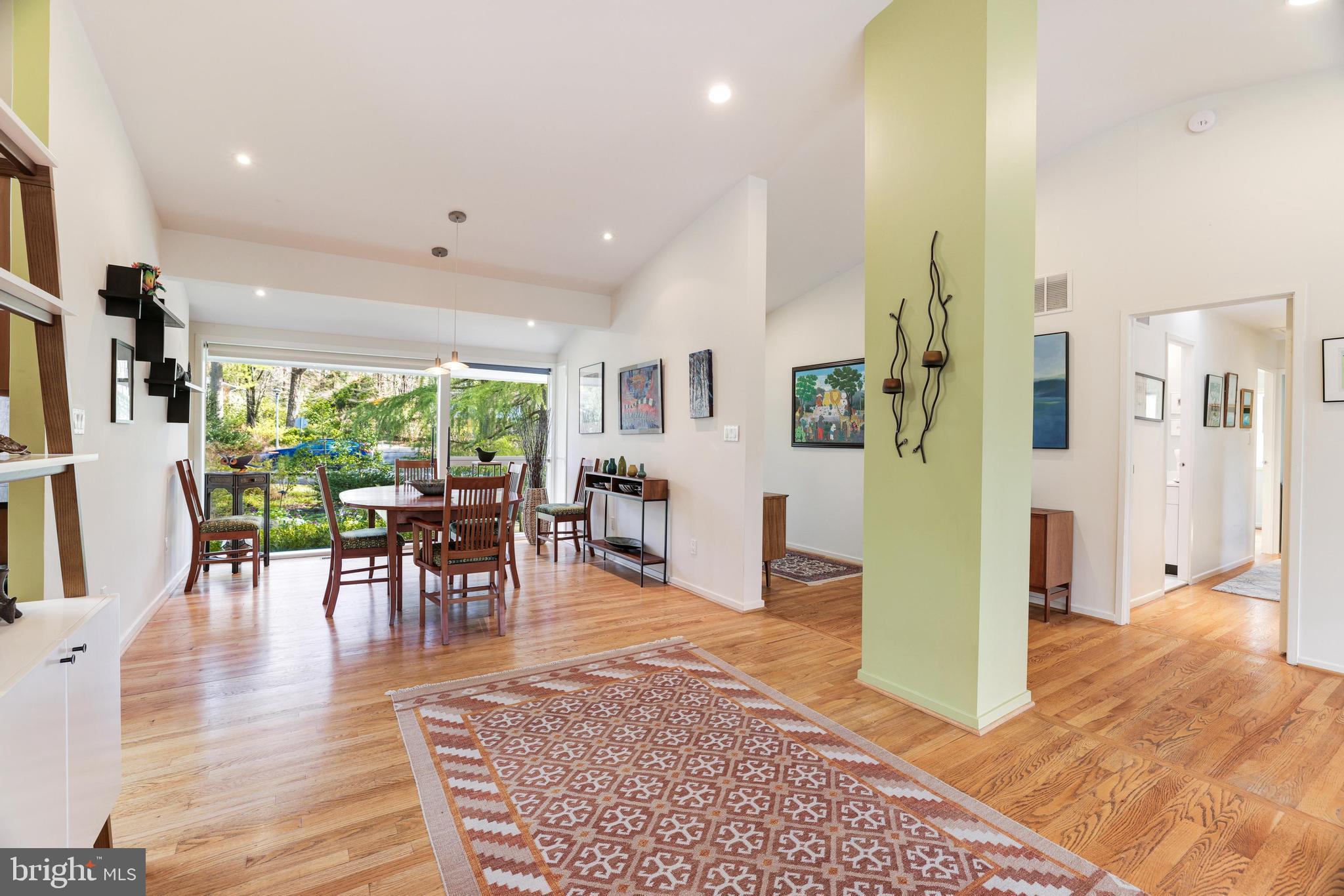 CARDEROCK SPRINGS - Residential