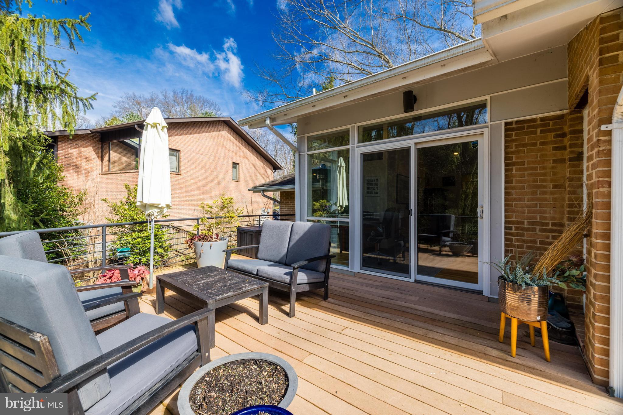 CARDEROCK SPRINGS - Residential