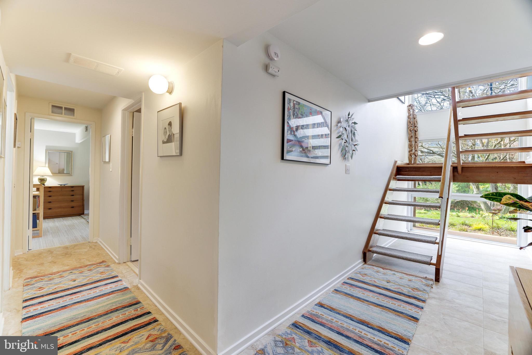 CARDEROCK SPRINGS - Residential