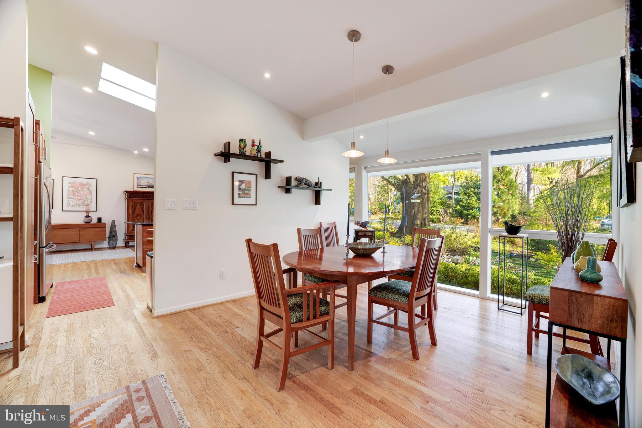 CARDEROCK SPRINGS - Residential