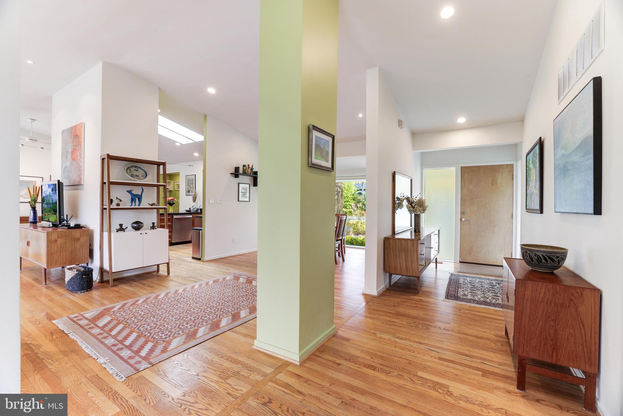 CARDEROCK SPRINGS - Residential