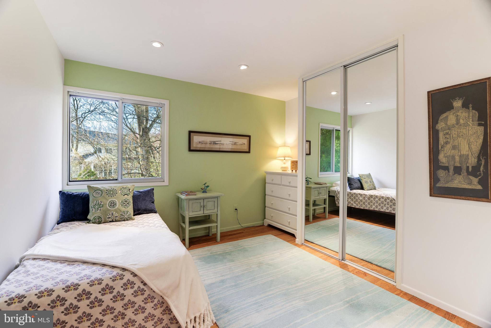 CARDEROCK SPRINGS - Residential