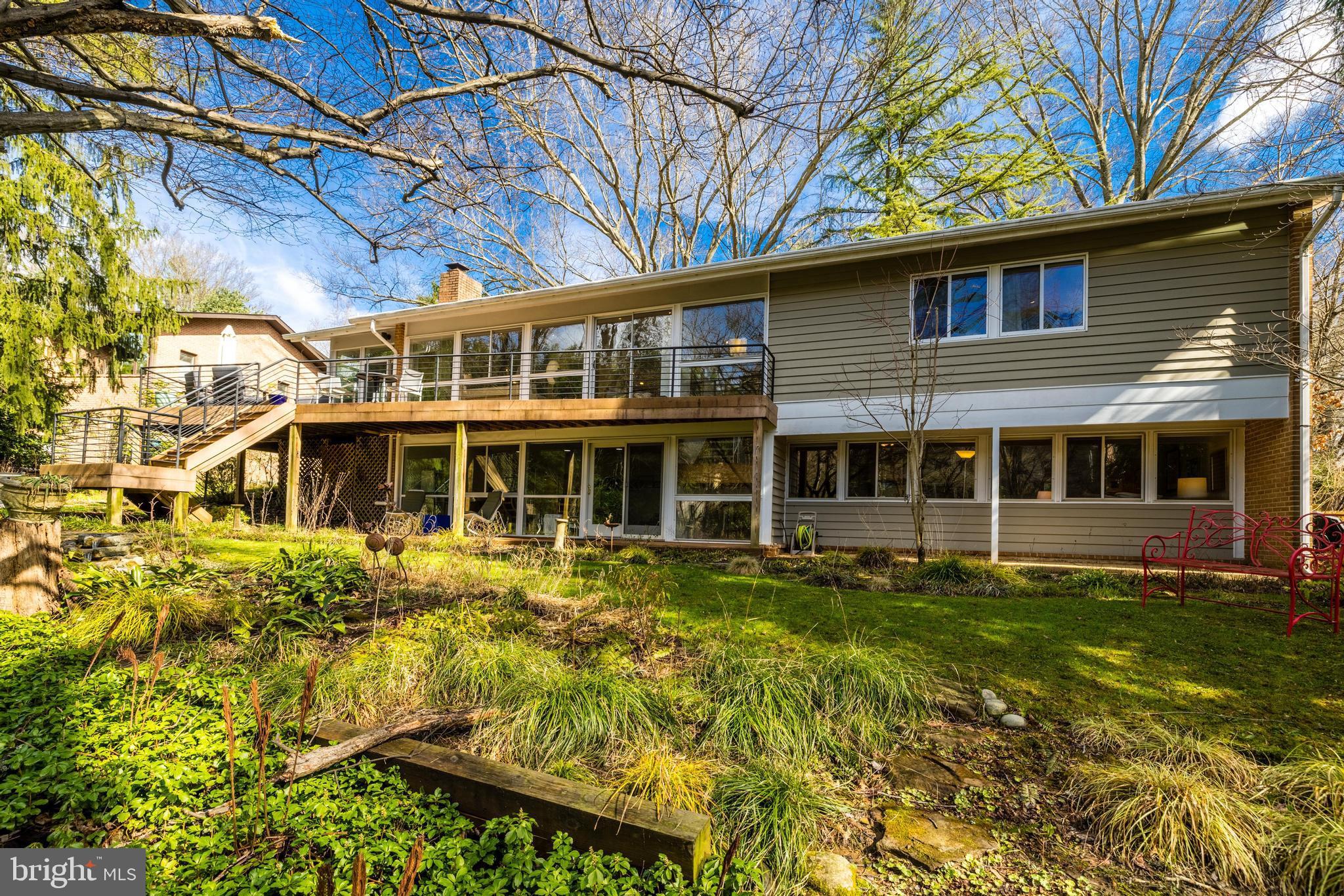 CARDEROCK SPRINGS - Residential