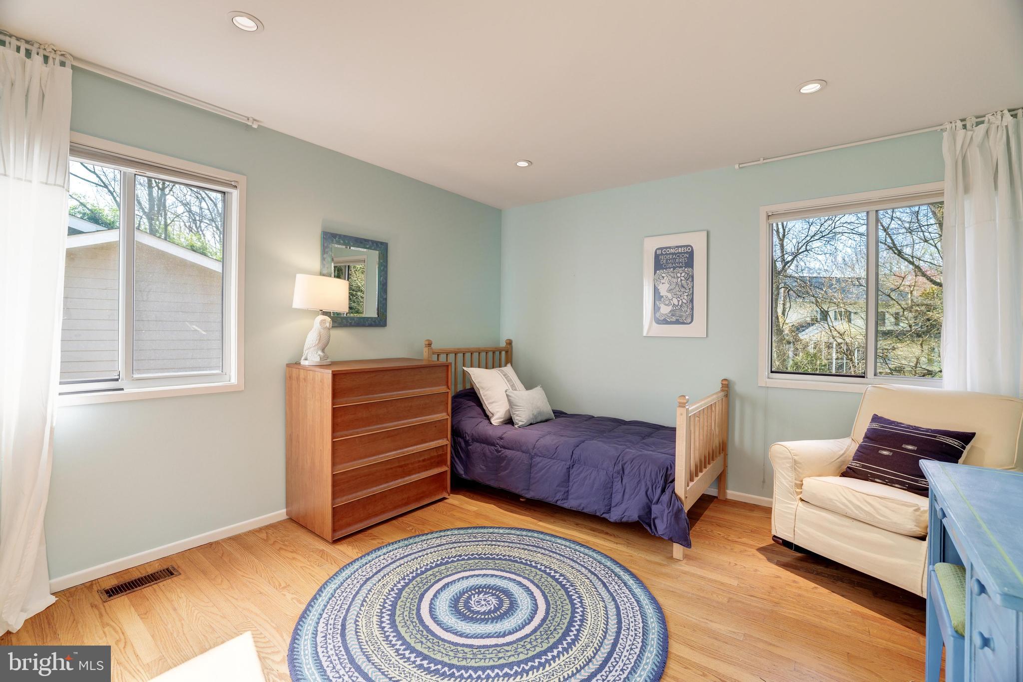 CARDEROCK SPRINGS - Residential