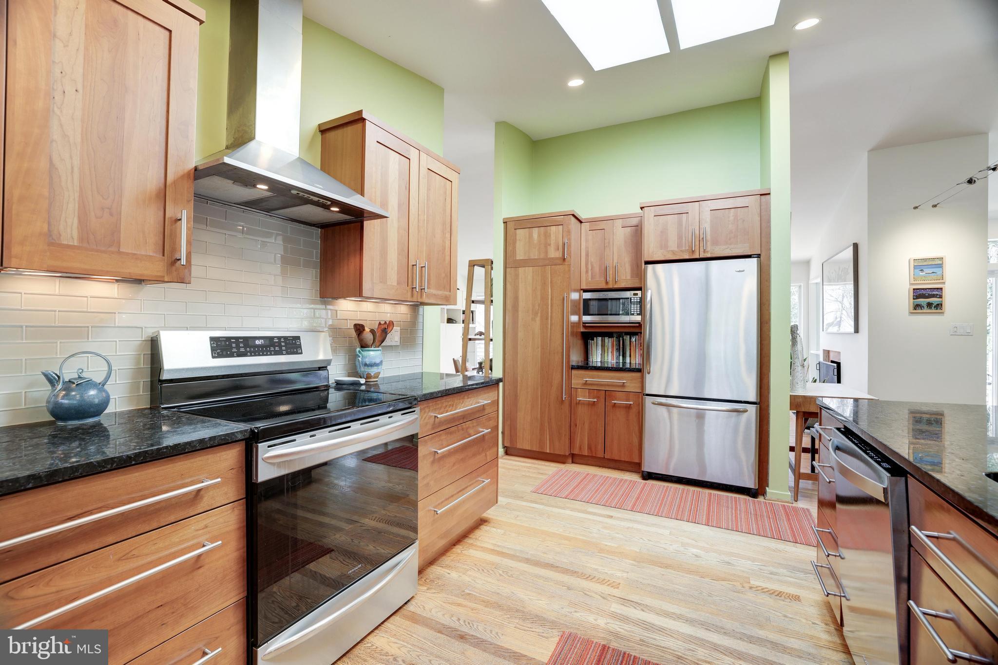 CARDEROCK SPRINGS - Residential