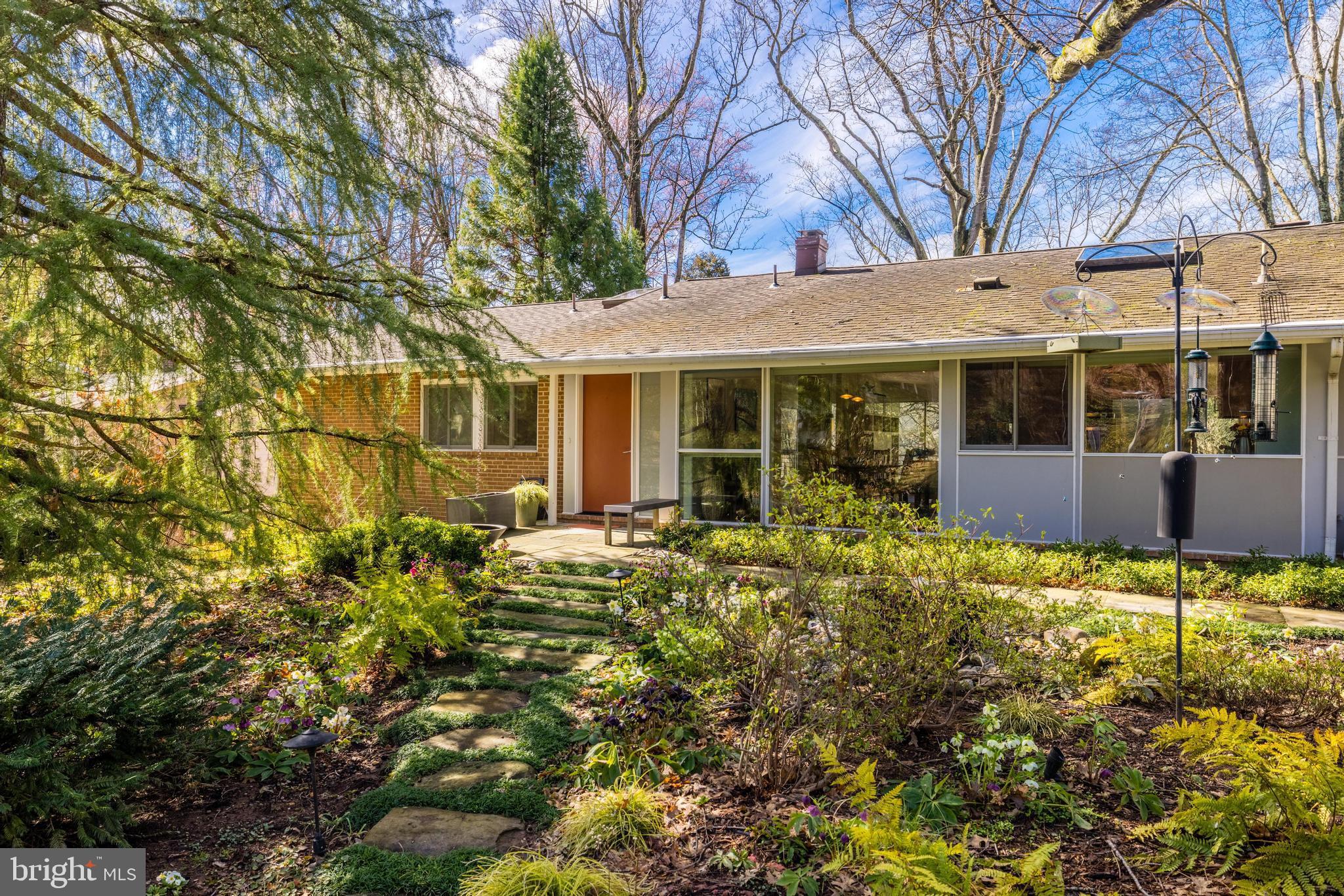 CARDEROCK SPRINGS - Residential