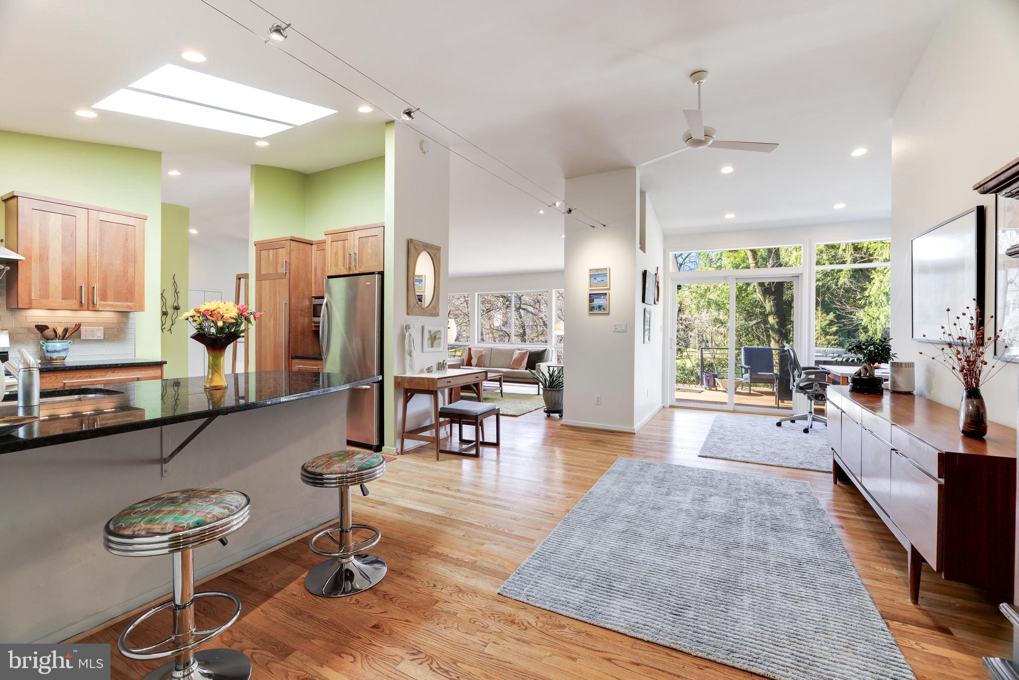 CARDEROCK SPRINGS - Residential