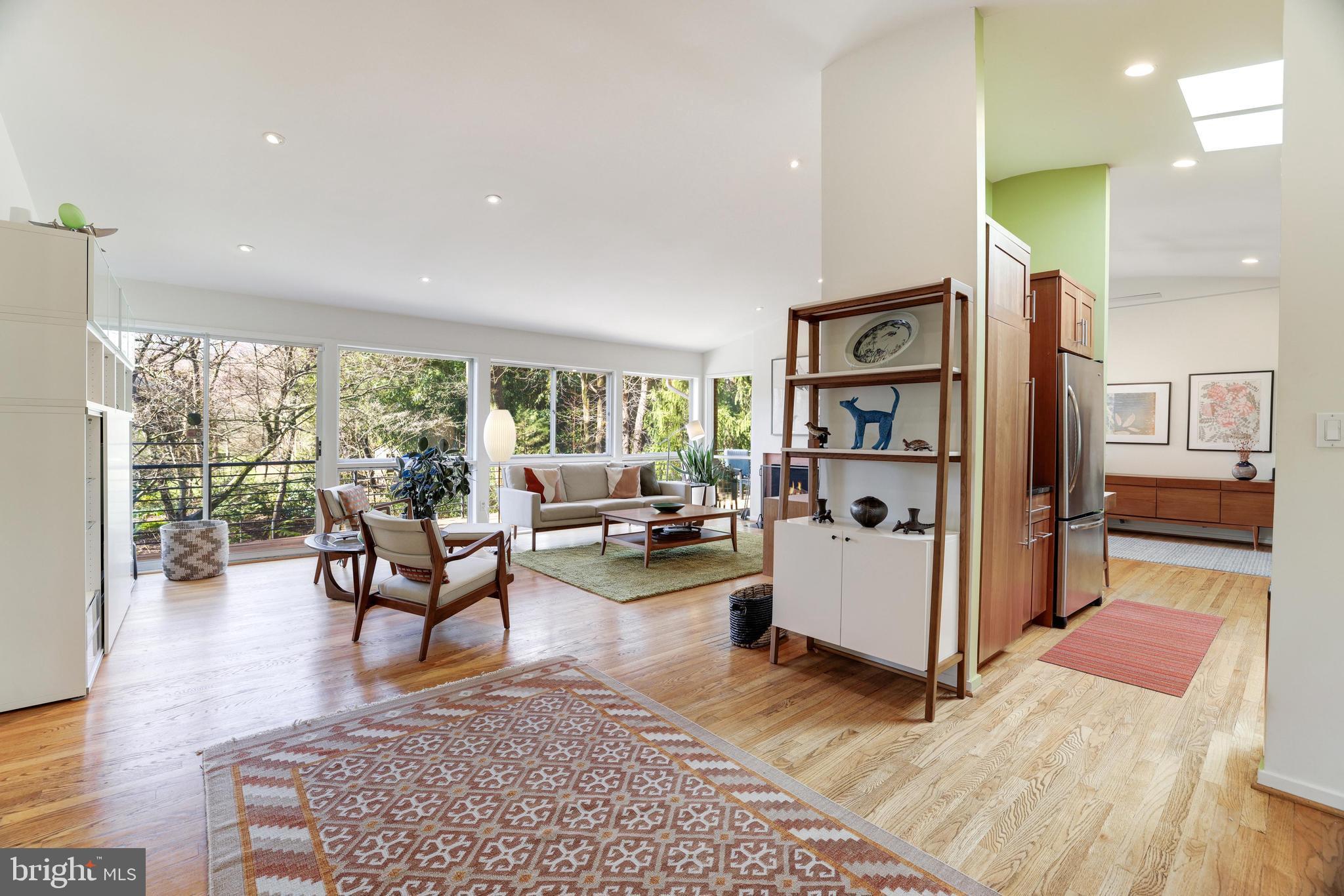 CARDEROCK SPRINGS - Residential