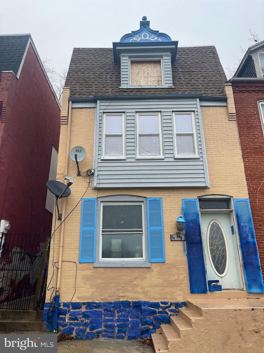 Investor opportunity!  Spacious 5BD/1BA property with central air system- has great potential.  Requires rehabilitation but it's a true diamond in the rough!  Conveniently located in Lancaster City across from the Roberto Clemente Park & just a few minutes from Downtown Lancaster.  Don't miss out! Schedule your showing today!
