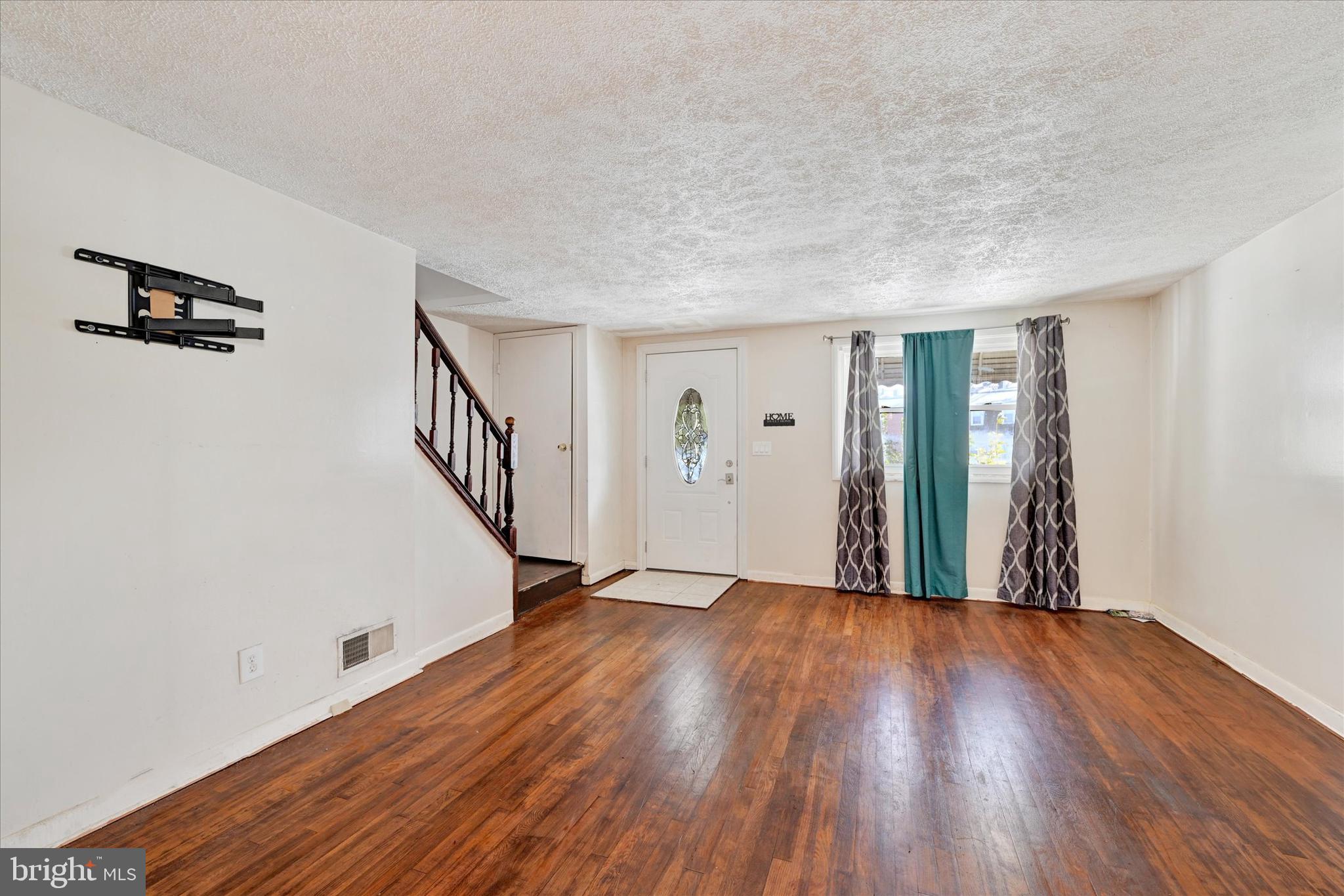 EASTFIELD - Residential