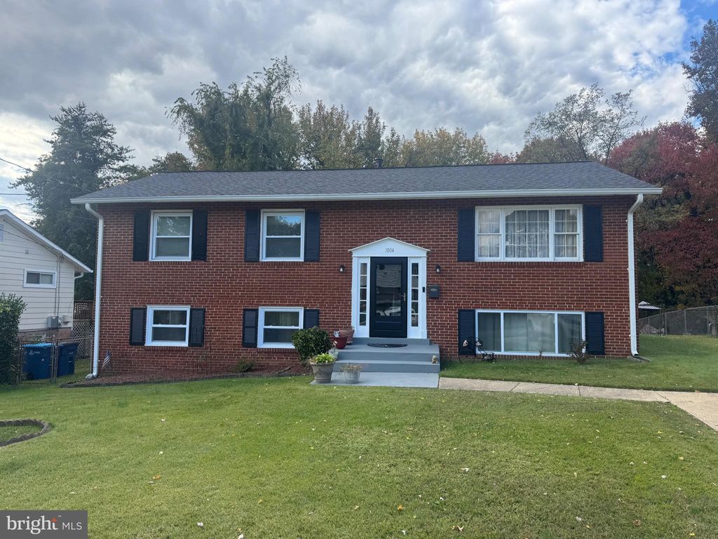 Photo of 1804 Glendora Drive, DISTRICT HEIGHTS, MD 20747 (MLS # MDPG2181158)