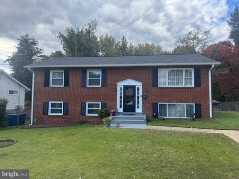 Photo of 1804 Glendora Drive, DISTRICT HEIGHTS, MD 20747 (MLS # MDPG2181158) Photo of 1804 Glendora Drive, DISTRICT HEIGHTS, MD 20747 (MLS # MDPG2181158)