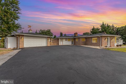 Photo of 132 Sunny Slope Lane, MANHEIM, PA 17545 (MLS # PALA2076384)