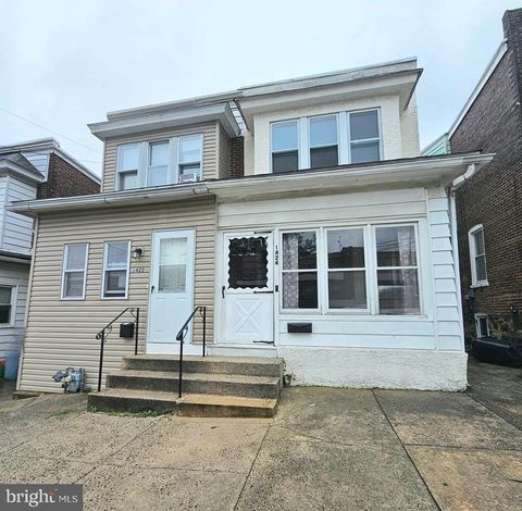 1424 HUDDELL AVENUE MARCUS HOOK PA 19061