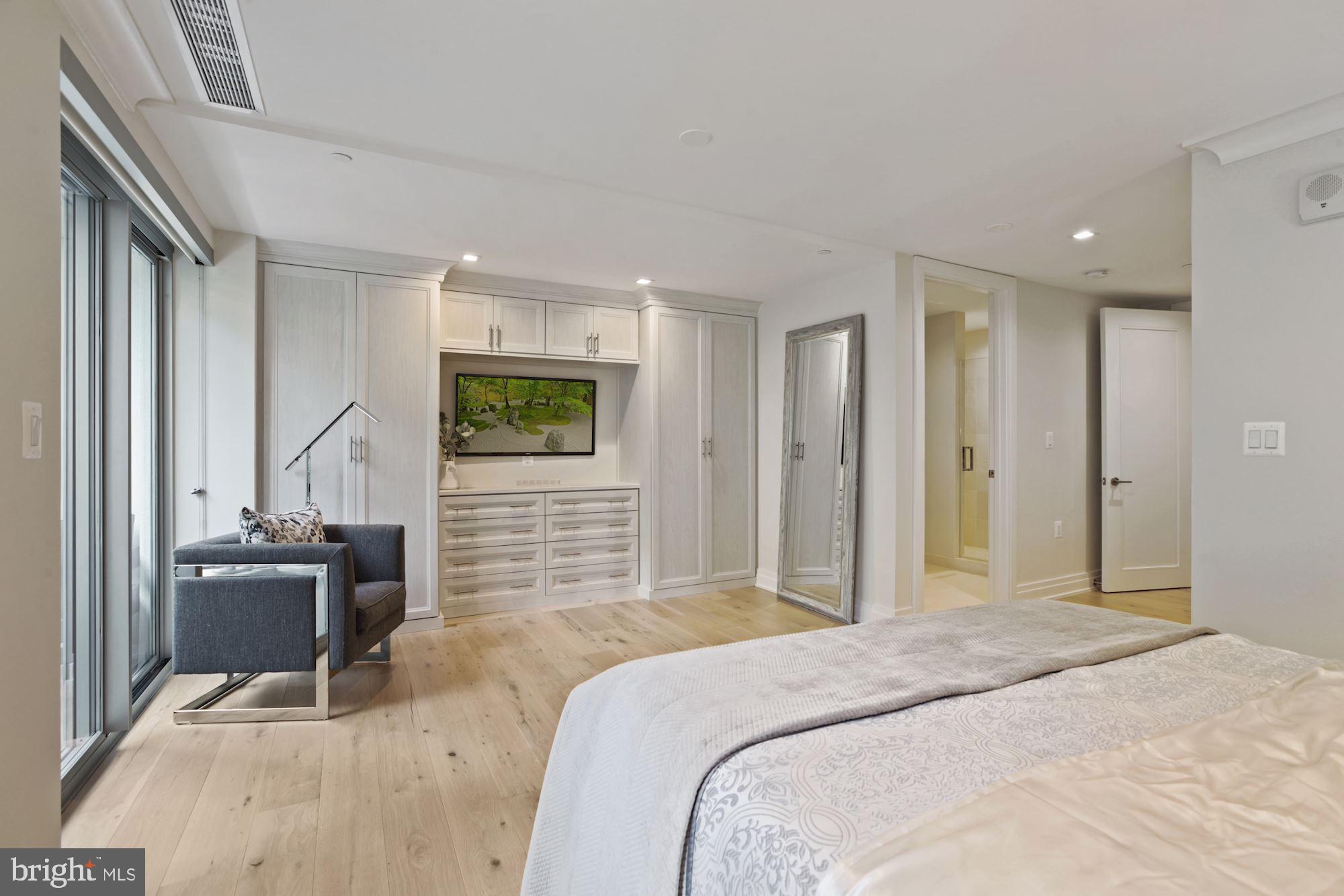 THE LAUREN - Residential